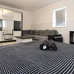 Holidays Host Splaiul Unirii Апартаменти *